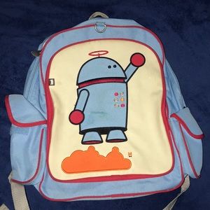 Beatrix robot backpack. Flaw on robot as shown